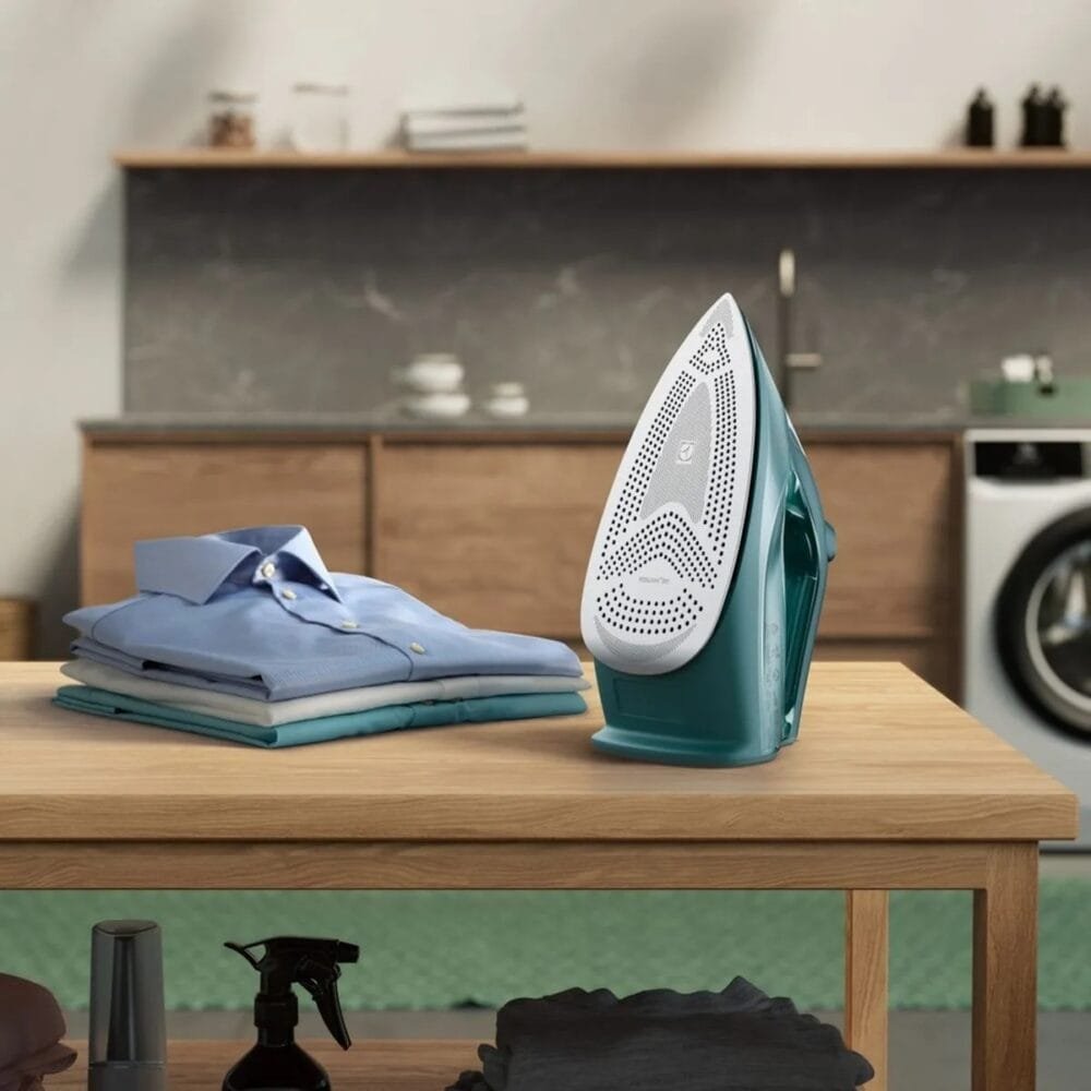 Plancha de Ropa a Vapor y Seco Electrolux Experience ESI80 7